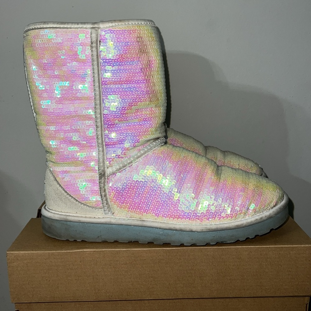 UGG Sparkles I Do! Limited Edition Size 8